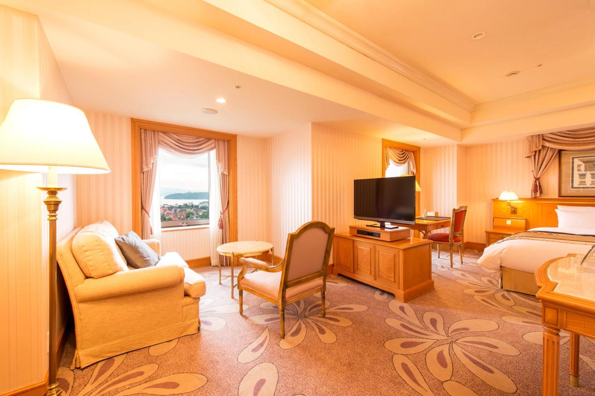 Hotel Okura Jr Huis Ten Bosch Sasebo Eksteriør bilde A suite at the hotel