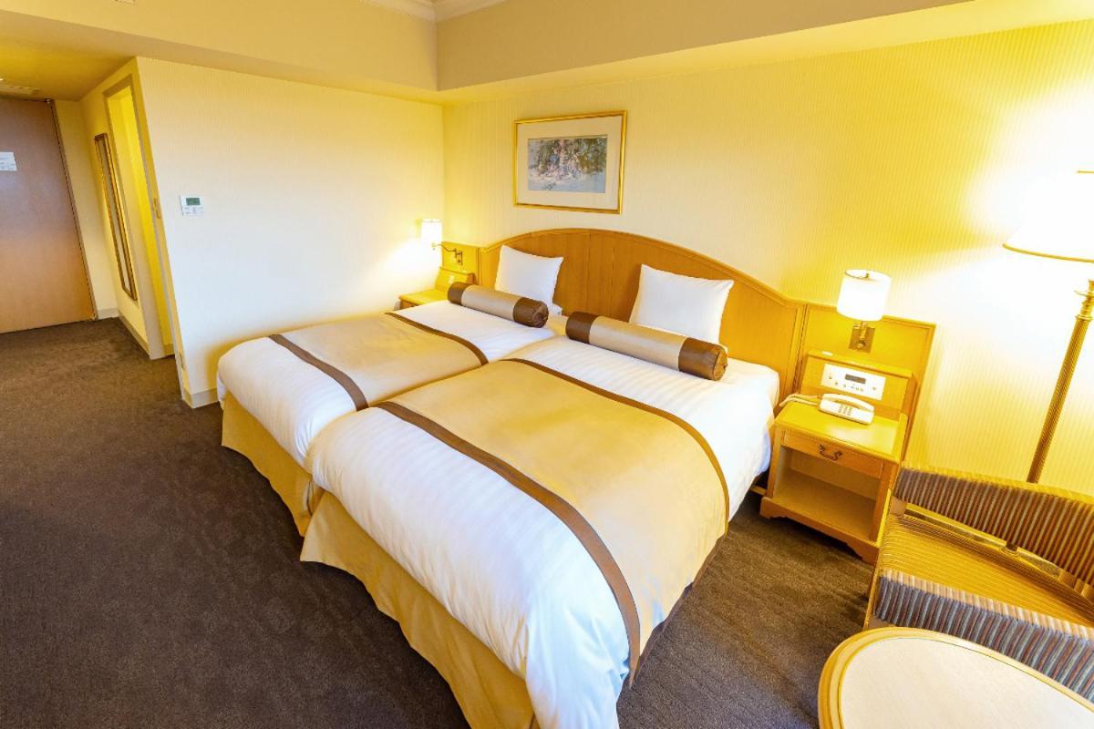 Hotel Okura Jr Huis Ten Bosch Sasebo Eksteriør bilde A typical hotel room